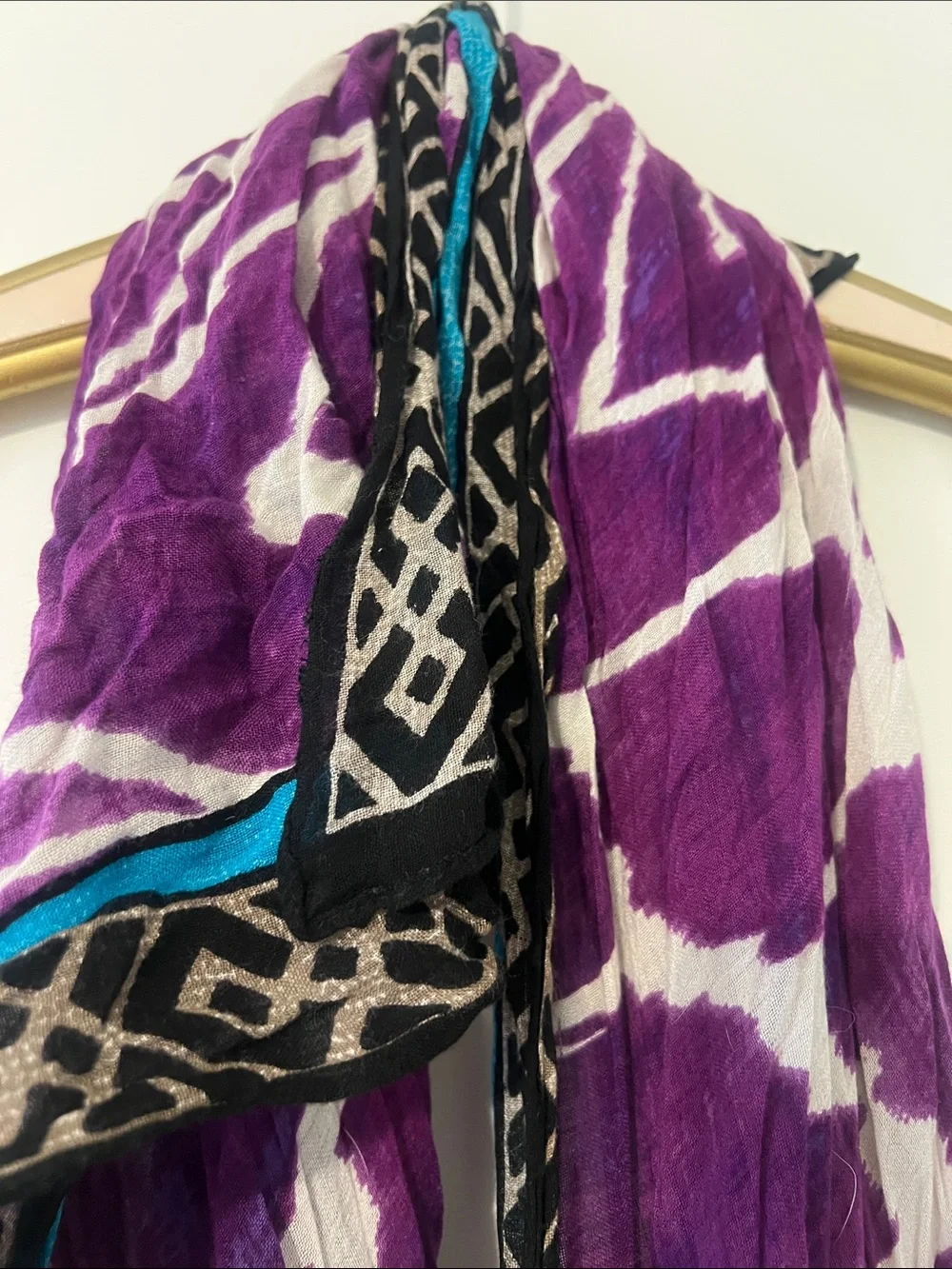 Banana Republic Purple Patterned Lightweight Scarf. Gorgeous!